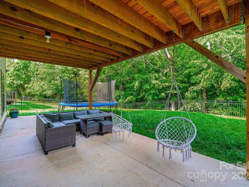 3741 9th Street Court, Hickory, NC 28601.  MLS# CAR4269157, YatesRealty ID 22331. 