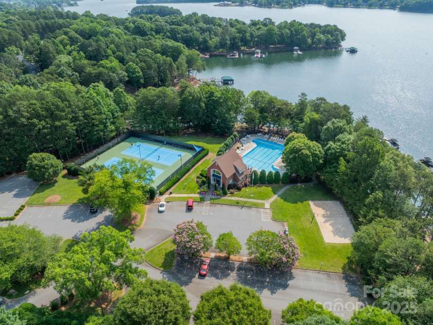 4075 Crepe Ridge Drive, Denver, NC 28037.  MLS# CAR4267494, YatesRealty ID 22332. 