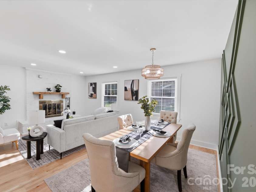 4314 Ivanhoe Place, Charlotte, NC 28205.  MLS# CAR4379977, YatesRealty ID 22333. 