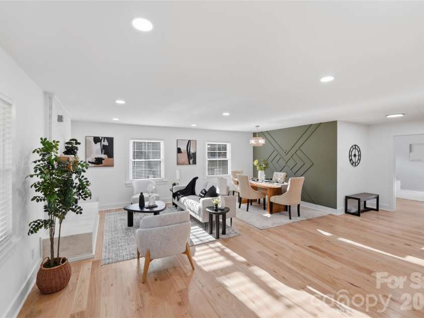 4314 Ivanhoe Place, Charlotte, NC 28205.  MLS# CAR4379977, YatesRealty ID 22333. 