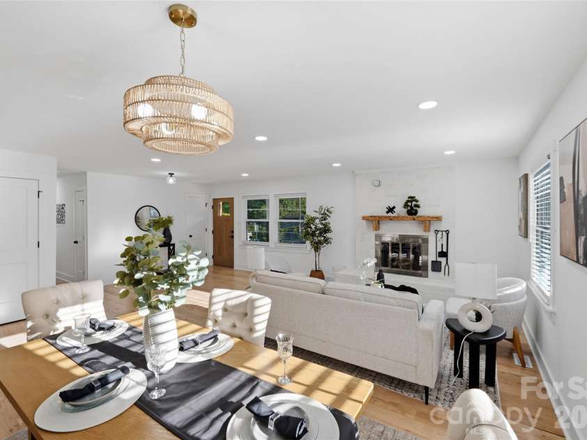 4314 Ivanhoe Place, Charlotte, NC 28205.  MLS# CAR4379977, YatesRealty ID 22333. View from dining area