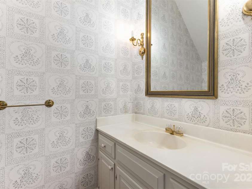 704 Little Creek Drive, Kings Mountain, NC 28086.  MLS# CAR4266156, YatesRealty ID 22333. Half bath for guests downtairs