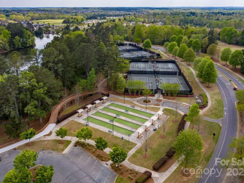 2106 Yellowstone Drive, Fort Mill, SC 29707.  MLS# CAR4252952, YatesRealty ID 22335. 