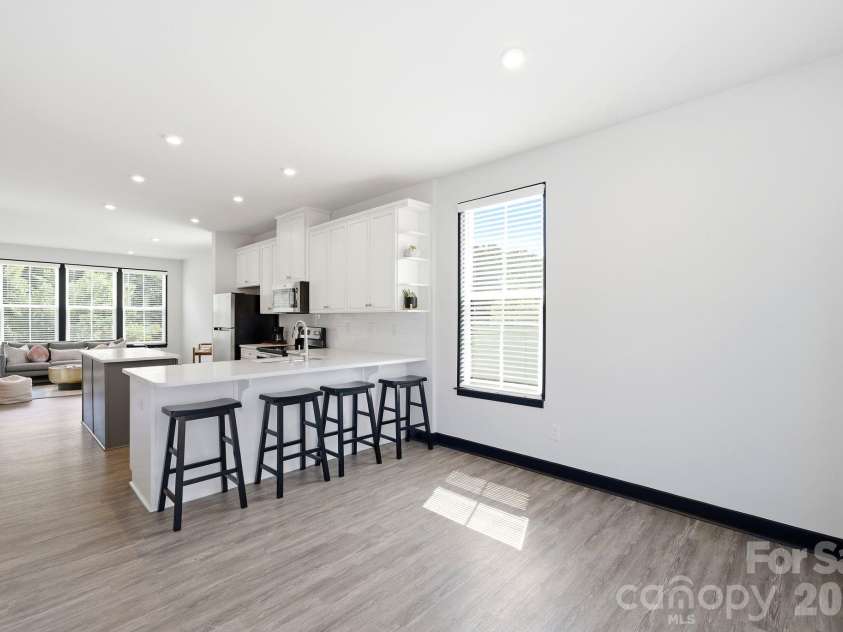 804 Broad River Lane, Charlotte, NC 28211.  MLS# CAR4382198, YatesRealty ID 22335. 