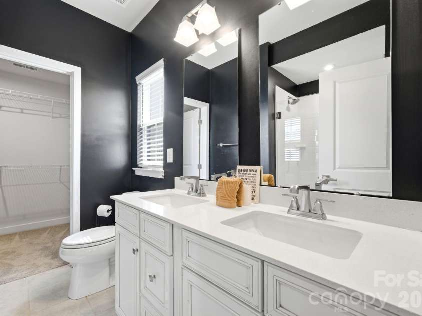804 Broad River Lane, Charlotte, NC 28211.  MLS# CAR4382198, YatesRealty ID 22335. 