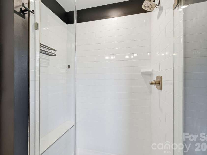 804 Broad River Lane, Charlotte, NC 28211.  MLS# CAR4382198, YatesRealty ID 22335. 
