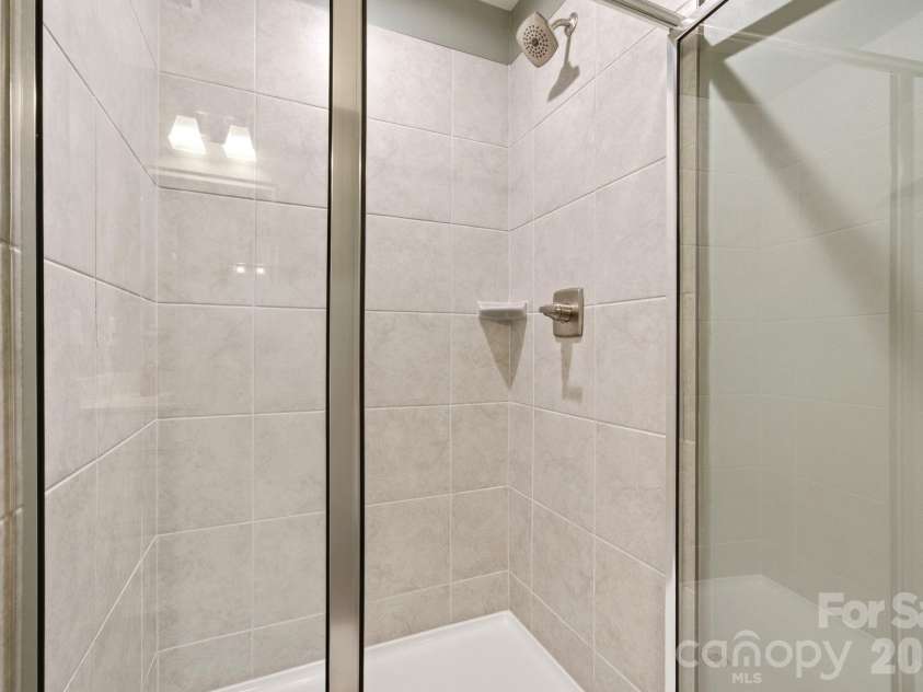 804 Broad River Lane, Charlotte, NC 28211.  MLS# CAR4382198, YatesRealty ID 22335. 