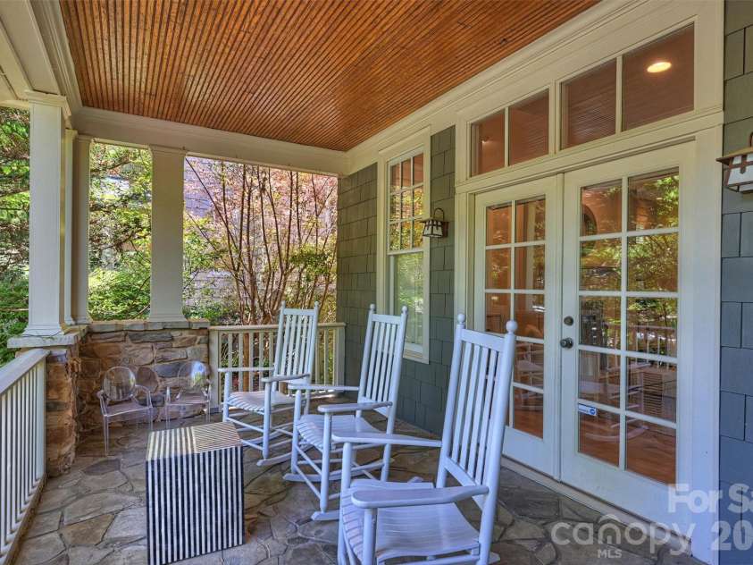 313 Wendover Hill Court, Charlotte, NC 28211.  MLS# CAR4367462, YatesRealty ID 22336. 