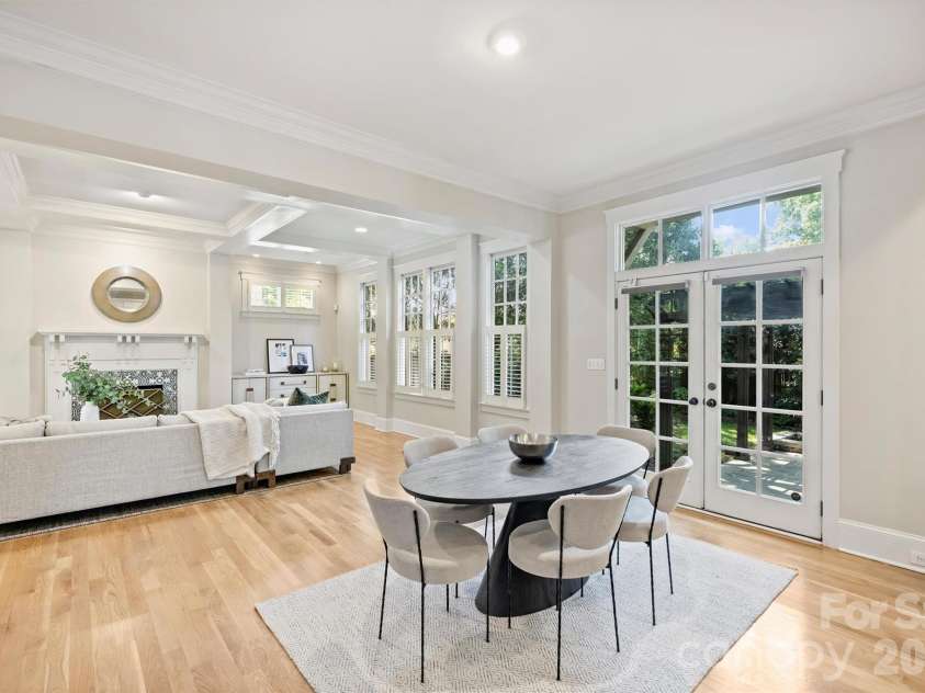313 Wendover Hill Court, Charlotte, NC 28211.  MLS# CAR4367462, YatesRealty ID 22336. 