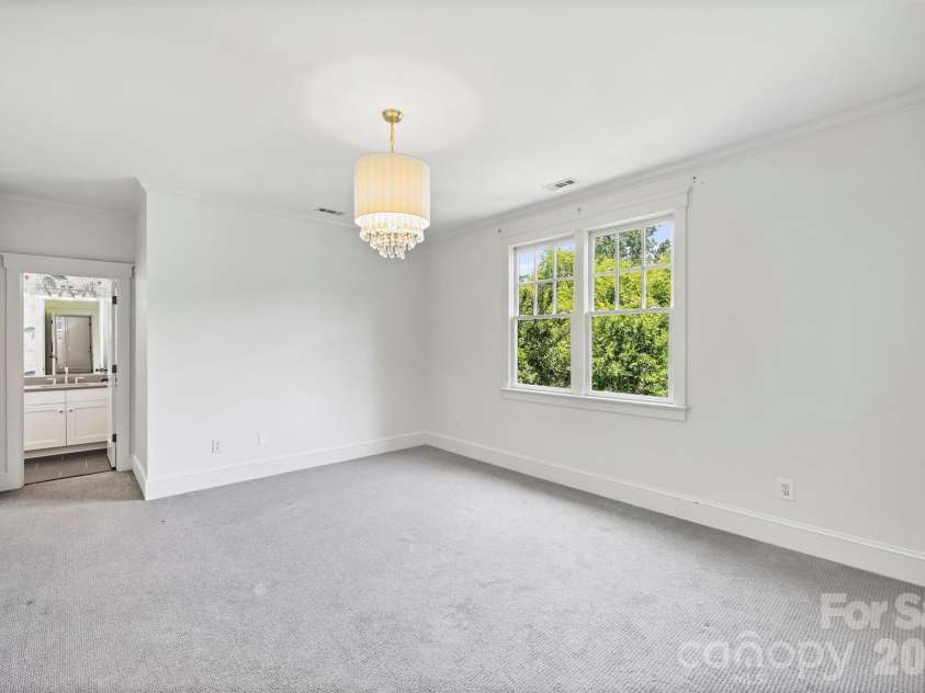 313 Wendover Hill Court, Charlotte, NC 28211.  MLS# CAR4367462, YatesRealty ID 22336. 