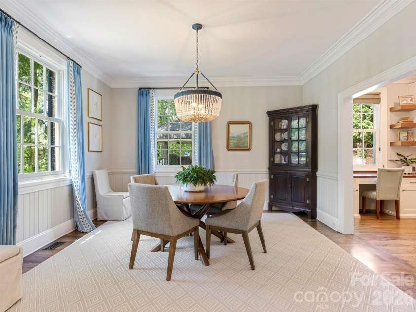 714 Edgehill Road, Charlotte, NC 28207.  MLS# CAR4382173, YatesRealty ID 22337. 