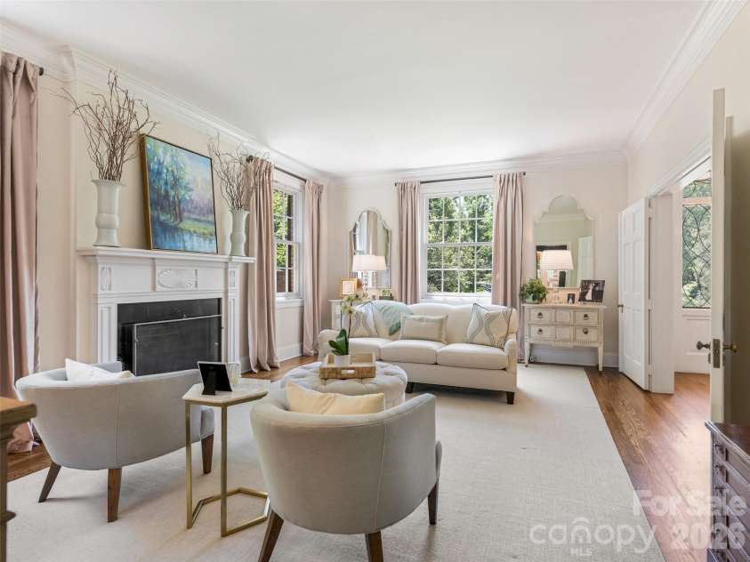 714 Edgehill Road, Charlotte, NC 28207.  MLS# CAR4382173, YatesRealty ID 22337. 