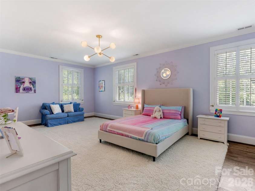 714 Edgehill Road, Charlotte, NC 28207.  MLS# CAR4382173, YatesRealty ID 22337. 