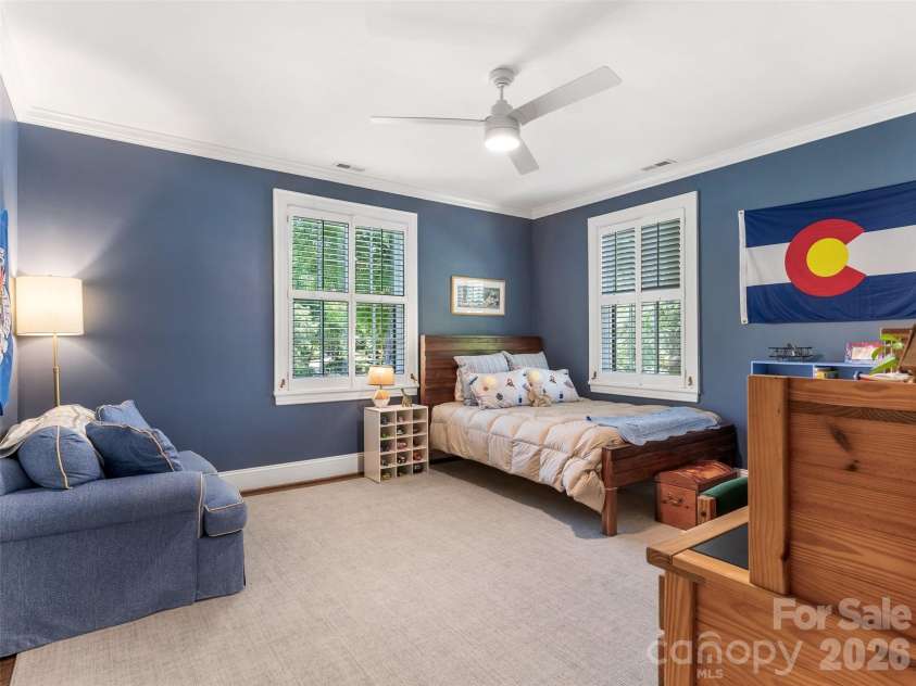 714 Edgehill Road, Charlotte, NC 28207.  MLS# CAR4382173, YatesRealty ID 22337. 