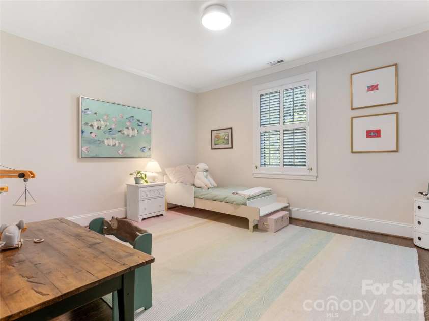 714 Edgehill Road, Charlotte, NC 28207.  MLS# CAR4382173, YatesRealty ID 22337. 