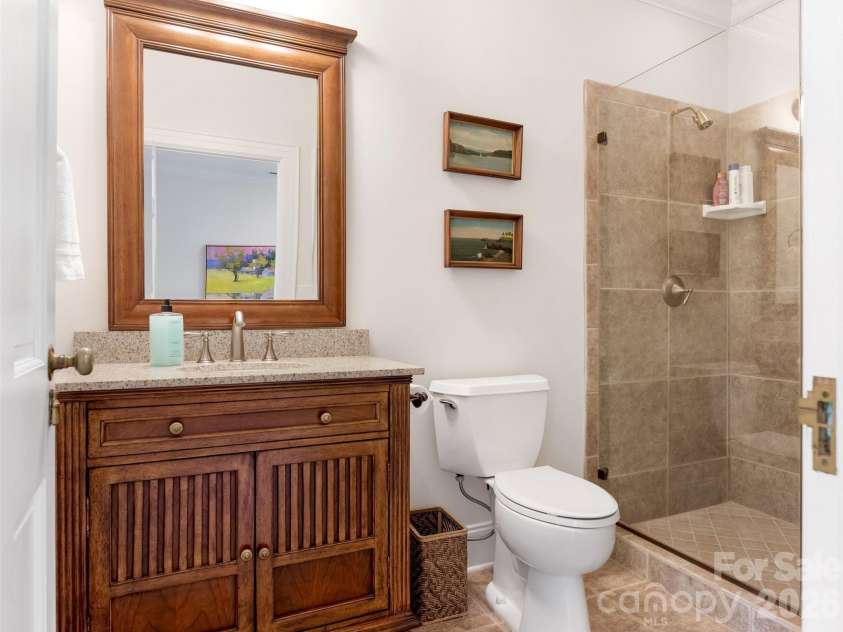 714 Edgehill Road, Charlotte, NC 28207.  MLS# CAR4382173, YatesRealty ID 22337. 