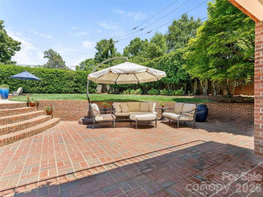 714 Edgehill Road, Charlotte, NC 28207.  MLS# CAR4382173, YatesRealty ID 22337. 