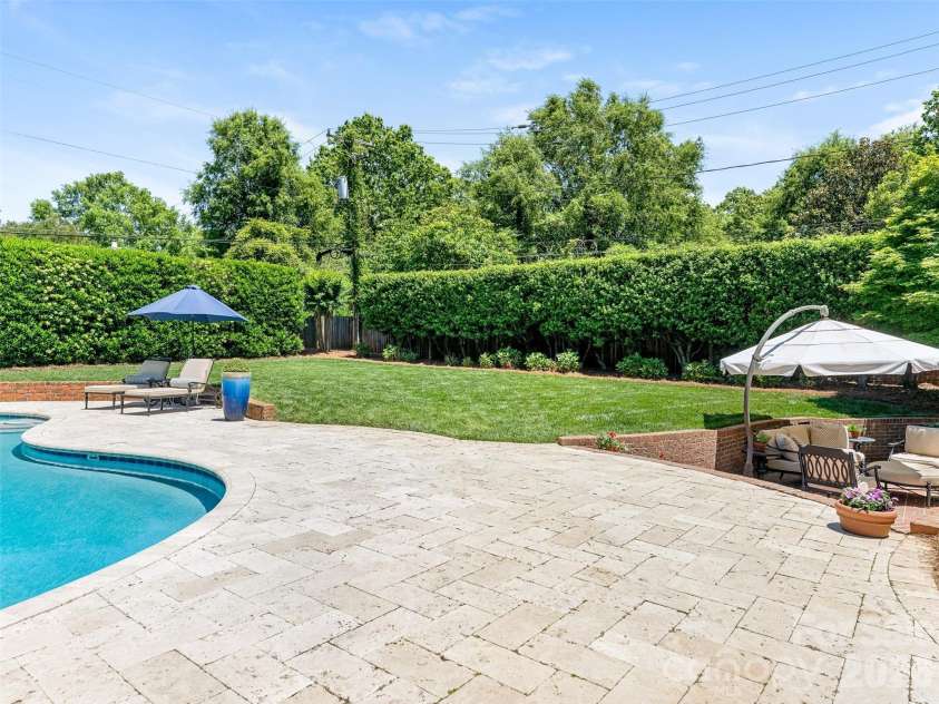 714 Edgehill Road, Charlotte, NC 28207.  MLS# CAR4382173, YatesRealty ID 22337. 