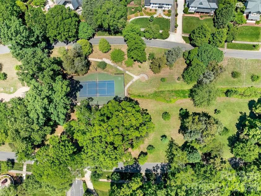 714 Edgehill Road, Charlotte, NC 28207.  MLS# CAR4382173, YatesRealty ID 22337. 