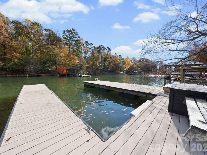 16312 Cozy Cove Road, Charlotte, NC 28278.  MLS# CAR4321861, YatesRealty ID 22338. 
