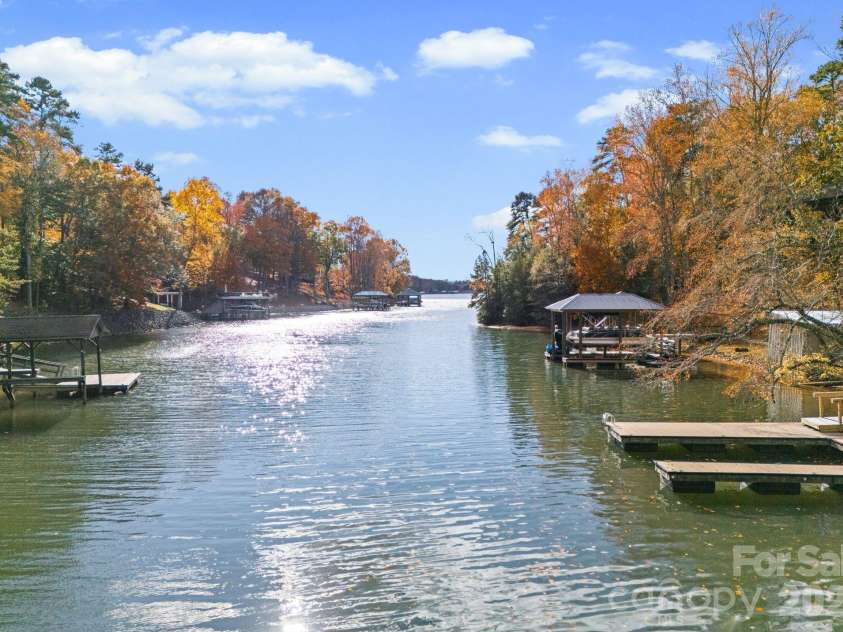 16312 Cozy Cove Road, Charlotte, NC 28278.  MLS# CAR4321861, YatesRealty ID 22338. 