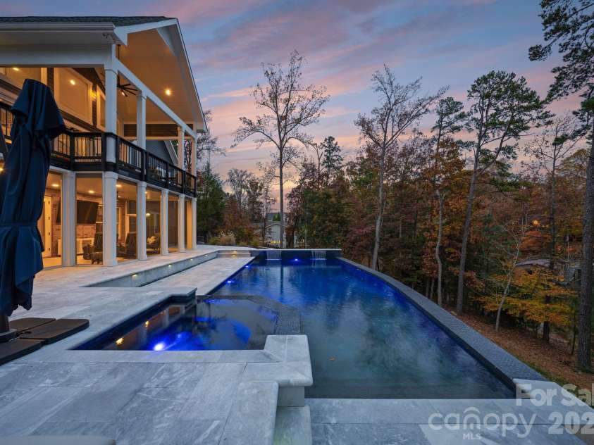 16312 Cozy Cove Road, Charlotte, NC 28278.  MLS# CAR4321861, YatesRealty ID 22338. 