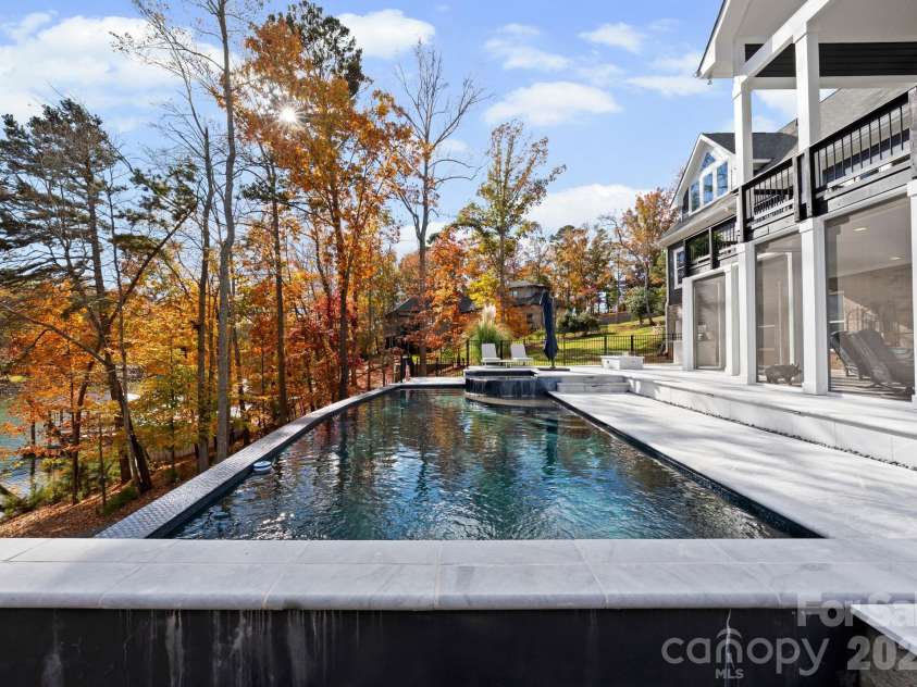 16312 Cozy Cove Road, Charlotte, NC 28278.  MLS# CAR4321861, YatesRealty ID 22338. 