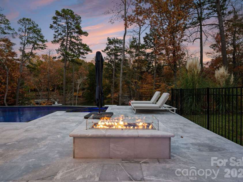 16312 Cozy Cove Road, Charlotte, NC 28278.  MLS# CAR4321861, YatesRealty ID 22338. 