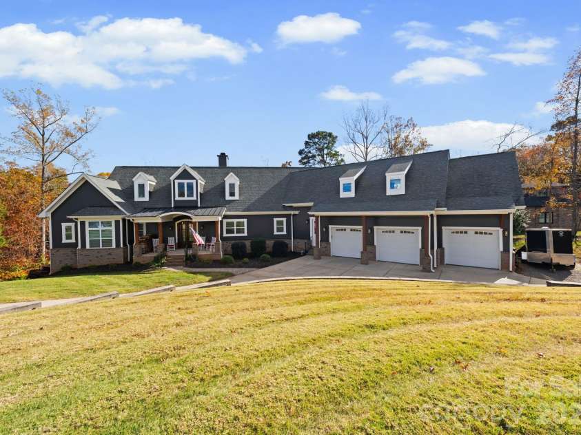 16312 Cozy Cove Road, Charlotte, NC 28278.  MLS# CAR4321861, YatesRealty ID 22338. 