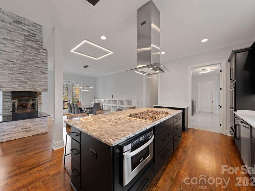 16312 Cozy Cove Road, Charlotte, NC 28278.  MLS# CAR4321861, YatesRealty ID 22338. 