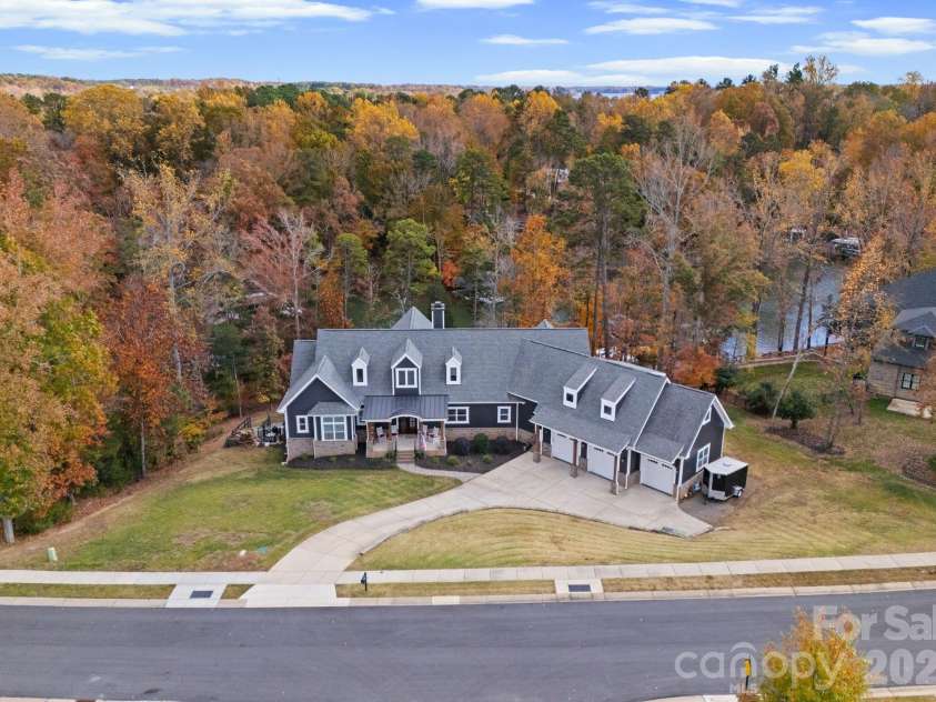 16312 Cozy Cove Road, Charlotte, NC 28278.  MLS# CAR4321861, YatesRealty ID 22338. 