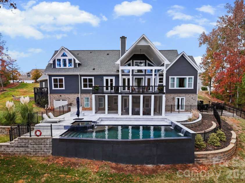 16312 Cozy Cove Road, Charlotte, NC 28278.  MLS# CAR4321861, YatesRealty ID 22338. 