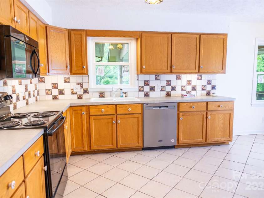 205 Blackwood Road, Cullowhee, NC 28723.  MLS# CAR4249157, YatesRealty ID 22339. Kitchen