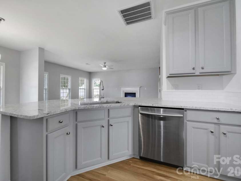 5932 Summer Fog End End, Fort Mill, SC 29708.  MLS# CAR4380144, YatesRealty ID 22339. 