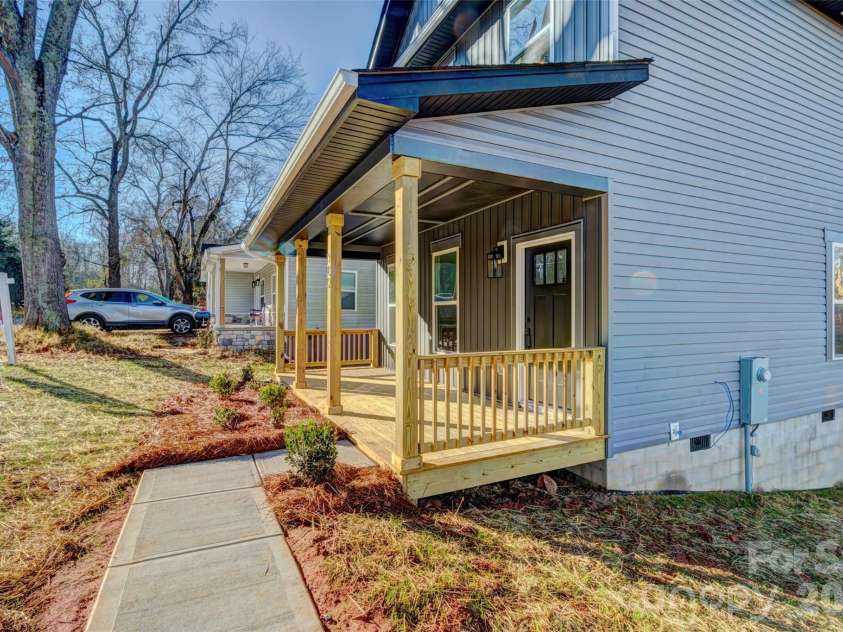 102 Park Street, Shelby, NC 28150.  MLS# CAR4329815, YatesRealty ID 2234. 