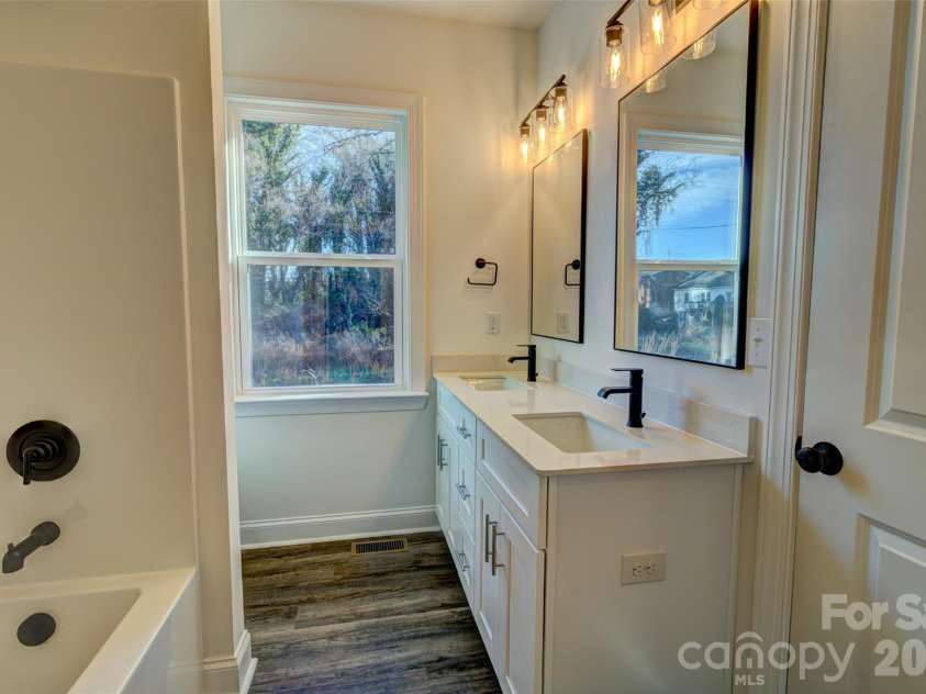 102 Park Street, Shelby, NC 28150.  MLS# CAR4329815, YatesRealty ID 2234. 