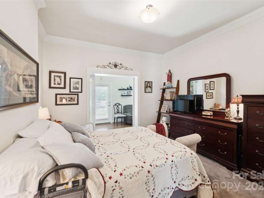 5518 Two Iron Drive, Matthews, NC 28104.  MLS# CAR4295354, YatesRealty ID 2234. 