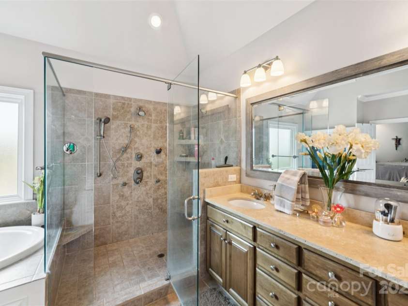 5518 Two Iron Drive, Matthews, NC 28104.  MLS# CAR4295354, YatesRealty ID 2234. 