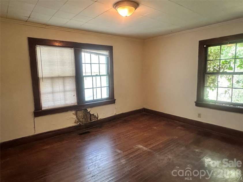 359 Grice Street, Shelby, NC 28150.  MLS# CAR4379797, YatesRealty ID 22340. 