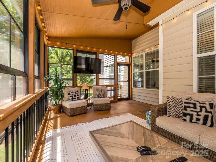 10944 Persimmon Creek Drive, Mint Hill, NC 28227.  MLS# CAR4252441, YatesRealty ID 22342. Enjoy!