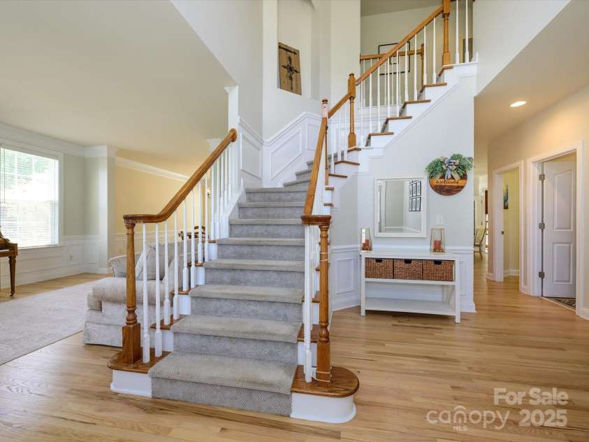 10944 Persimmon Creek Drive, Mint Hill, NC 28227.  MLS# CAR4252441, YatesRealty ID 22342. Foyer.