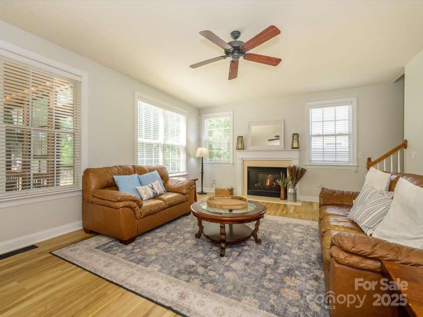 10944 Persimmon Creek Drive, Mint Hill, NC 28227.  MLS# CAR4252441, YatesRealty ID 22342. Great Room.