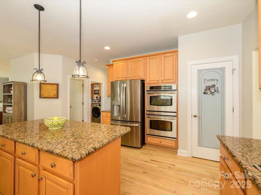 10944 Persimmon Creek Drive, Mint Hill, NC 28227.  MLS# CAR4252441, YatesRealty ID 22342. Kitchen.