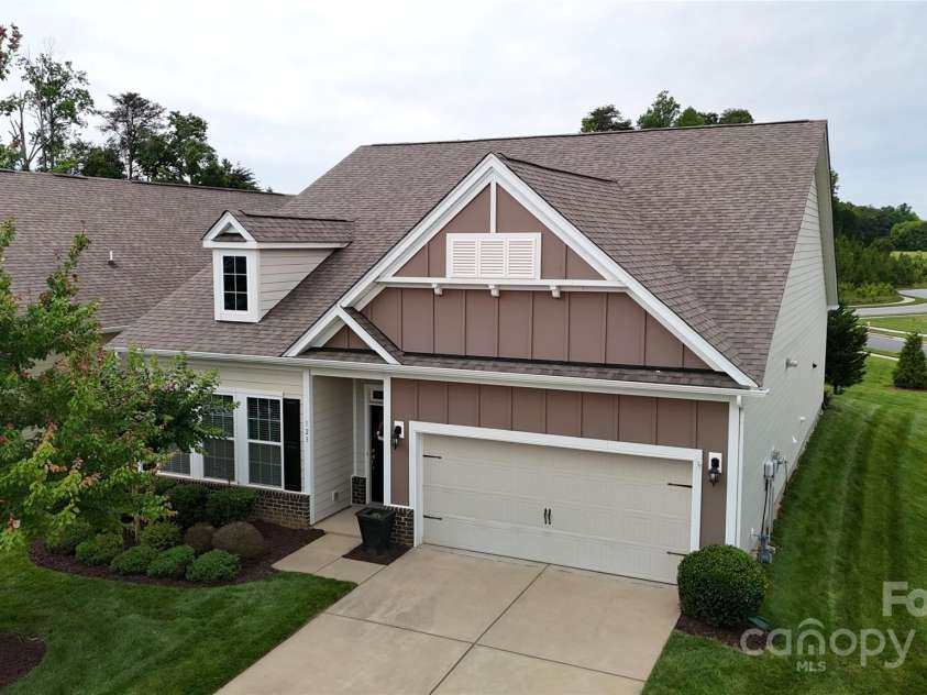 123 Hanks Bluff Drive, Mooresville, NC 28117.  MLS# CAR4258464, YatesRealty ID 22343. 