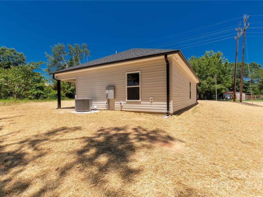 812 Generation Lane, Clover, SC 29710.  MLS# CAR4270783, YatesRealty ID 22344. 
