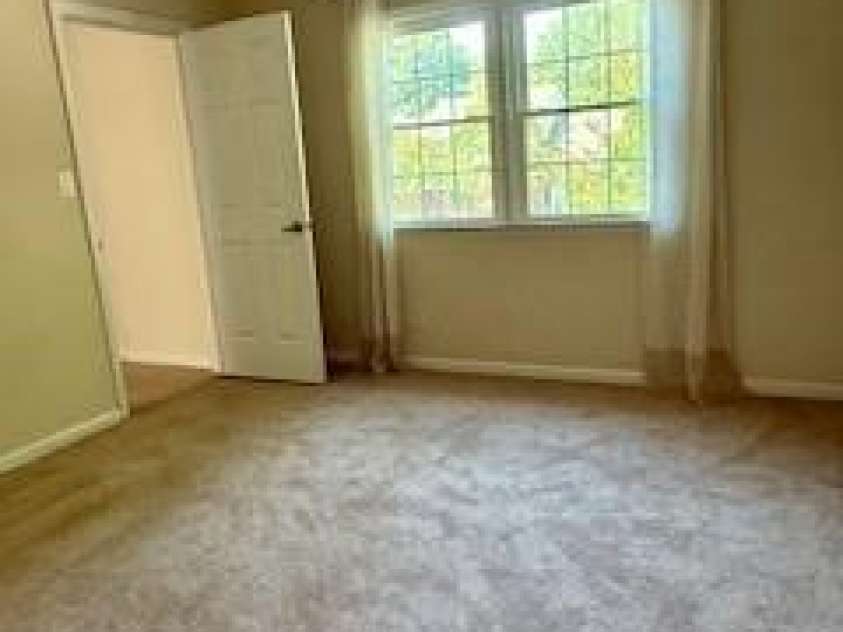 9125 Vicksburg Park Court, Charlotte, NC 28210.  MLS# CAR4269096, YatesRealty ID 22345. 