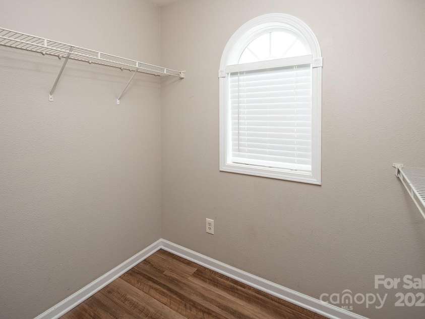 8432 Spirea Court, Charlotte, NC 28215.  MLS# CAR4263709, YatesRealty ID 22346. 