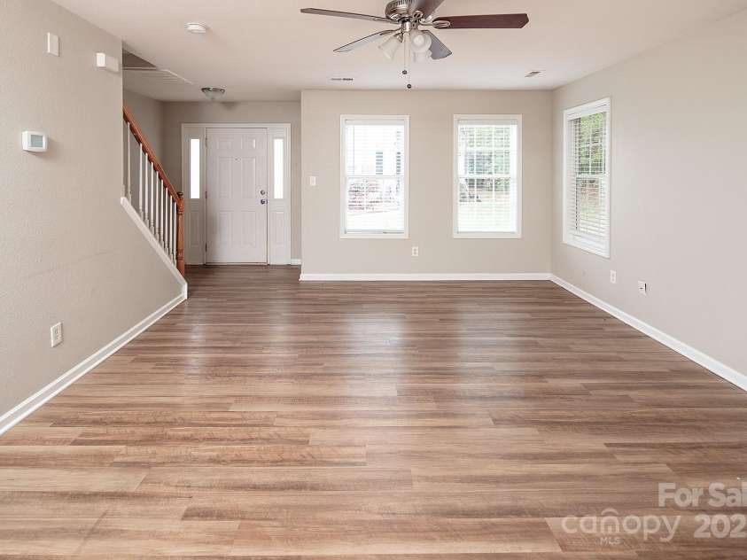 8432 Spirea Court, Charlotte, NC 28215.  MLS# CAR4263709, YatesRealty ID 22346. 