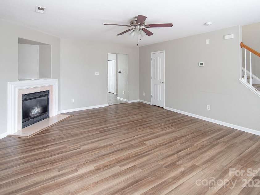 8432 Spirea Court, Charlotte, NC 28215.  MLS# CAR4263709, YatesRealty ID 22346. 