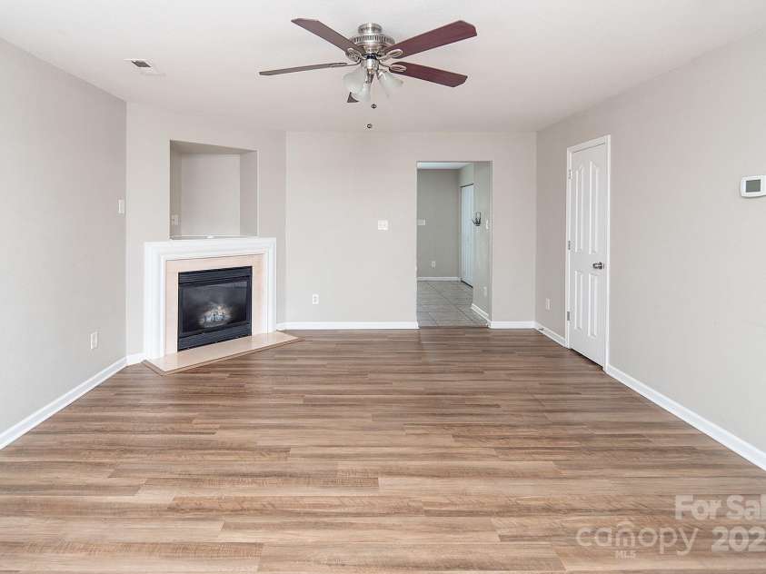 8432 Spirea Court, Charlotte, NC 28215.  MLS# CAR4263709, YatesRealty ID 22346. 